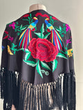 Mantón bordado pájaro negro