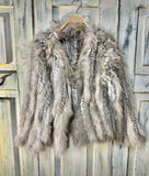 Chaqueta pelo natural crop gris