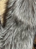 Cuello pelo natural gris largo