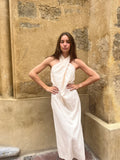 Vestido beige de lino atado al cuello