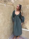 Vestido escote V verde kaki