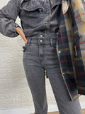 Jeans flare grises abertura bajo