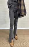 Jeans flare grises abertura bajo