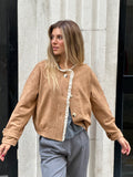 Chaqueta ante camel