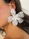 Pendientes flor blanca